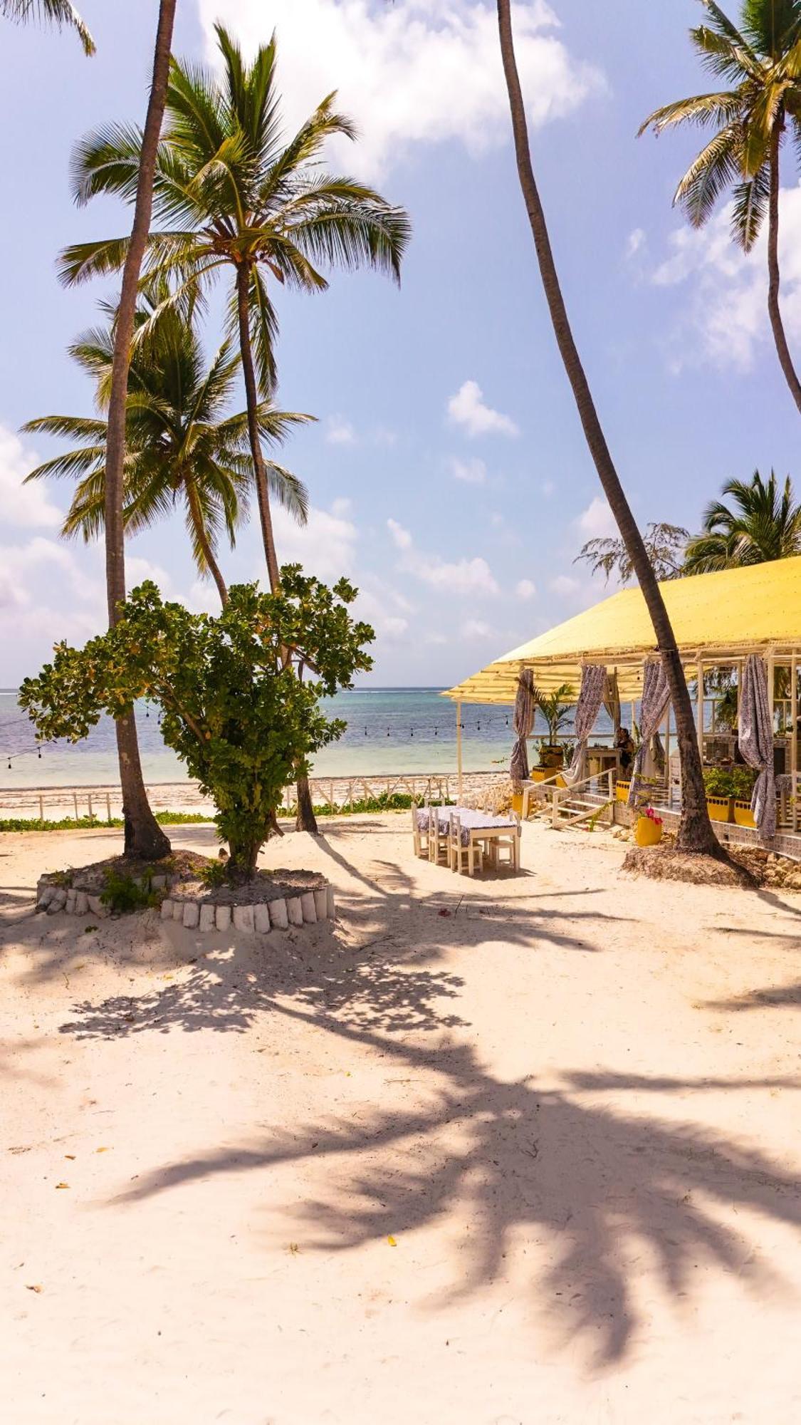 Pili Pili Orient Beach Resort Bwejuu Exterior foto