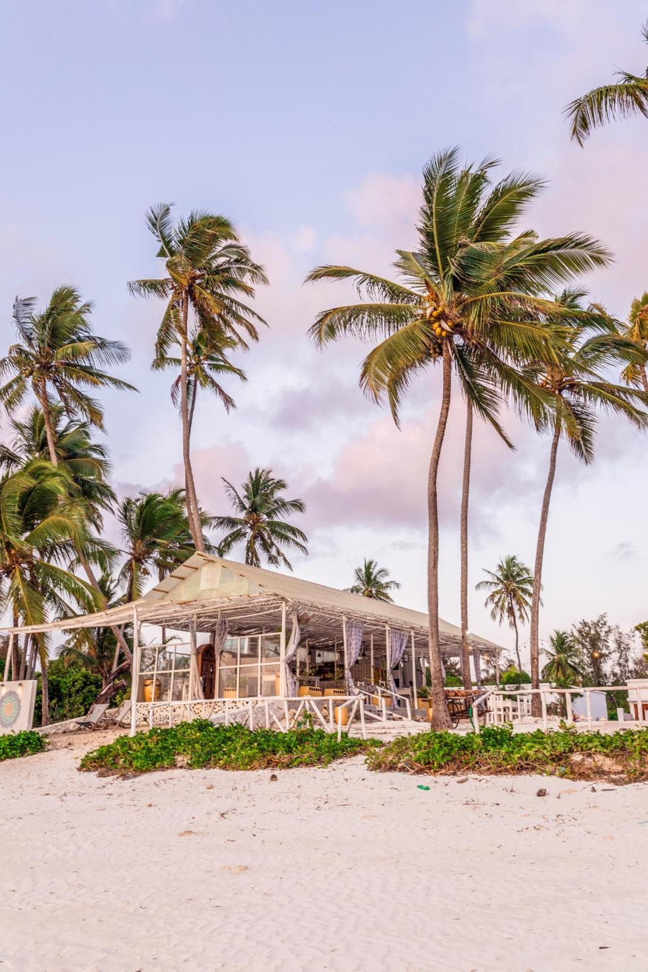 Pili Pili Orient Beach Resort Bwejuu Exterior foto
